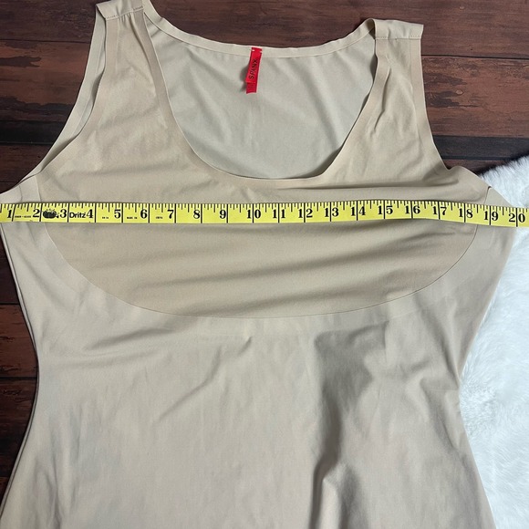 SPANX Womens Size 1X Thinstincts Compression Tank Top‎ Soft Nude - Picture 6 of 6
